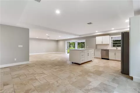 687 Cypress Way E, Naples, FL 34110 photo 12
