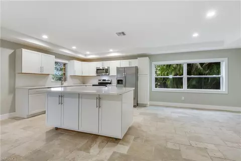 687 Cypress Way E, Naples, FL 34110 photo 10