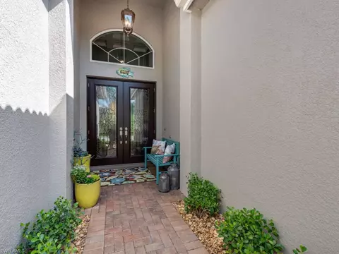 6597 Marbella Ln, Naples, FL 34105 photo 2