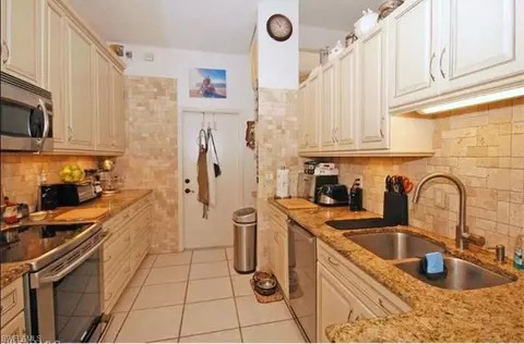 7566 Mill Stream Dr, Naples, FL 34109 photo 9