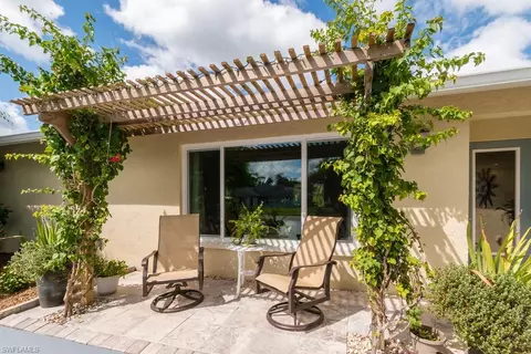 126 Debron Dr, Naples, FL 34112 photo 2