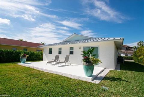 10022 Vanderbilt Dr, Naples, FL 34108 photo 15