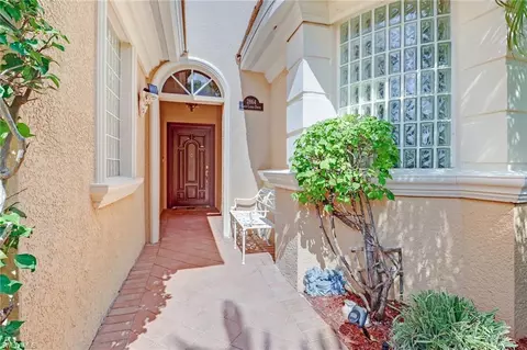 2864 Coco Lakes Dr, Naples, FL 34105 photo 3
