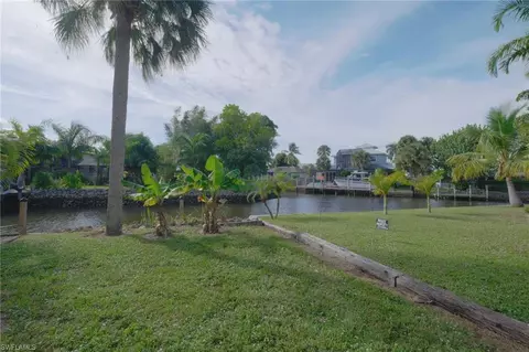 2636 Bayview Dr, Naples, FL 34112 photo 17