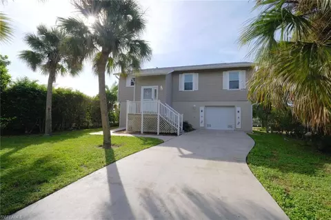2636 Bayview Dr, Naples, FL 34112 photo 2