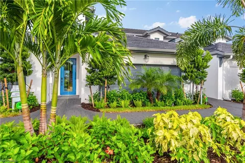 7409 Rockefeller Dr, Naples, FL 34119 photo 1