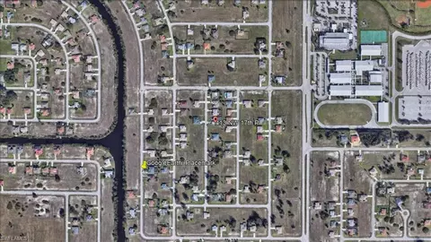 413 NE 17th Pl, Cape Coral, FL 33909