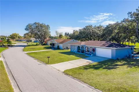4032 Rainbow Cir, Labelle, FL 33935 photo 2