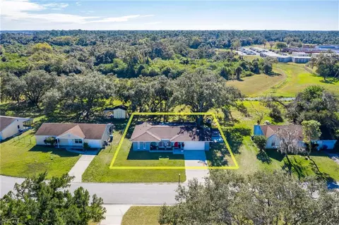 4032 Rainbow Cir, Labelle, FL 33935 photo 3