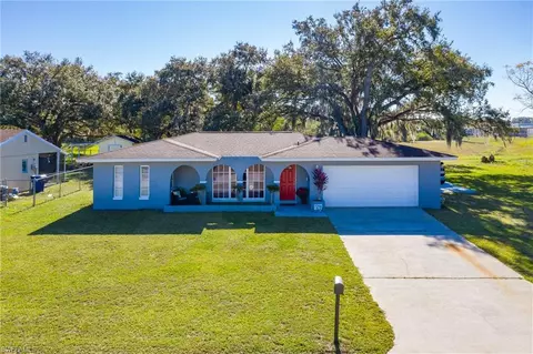 4032 Rainbow Cir, Labelle, FL 33935 photo 1