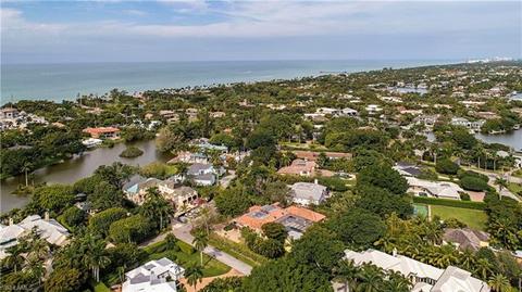 2545 Lantern Ln, Naples, FL 34102 photo 2