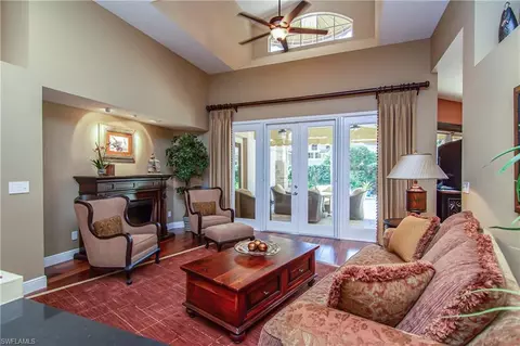 763 Glendevon Dr, Naples, FL 34105 photo 4