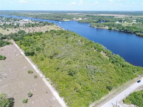 1520 Linwood Ave, Alva, FL 33920