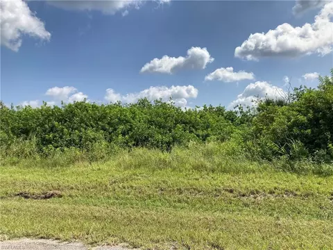 3108 Pebble Ln, Labelle, FL 33935