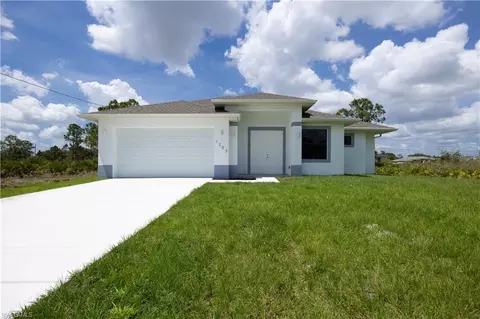 925 Norton Ave S, Lehigh Acres, FL 33974