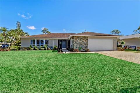 4901 Devon Cir, Naples, FL 34112 photo 2