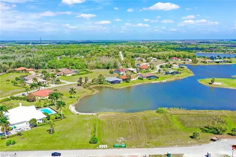 18013 Sandtrap Dr, Naples, FL 34114