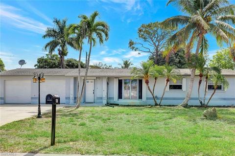 4656 Capri Dr, Naples, FL 34103 photo 1