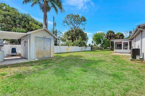 4656 Capri Dr, Naples, FL 34103 photo 16