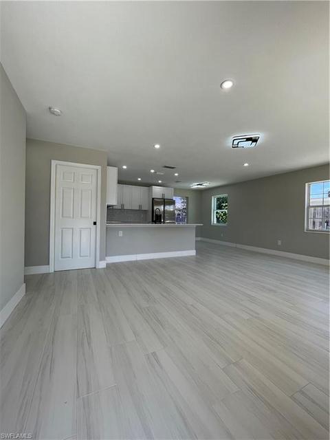 900 Coconut Cir E, Naples, FL 34104 photo 2