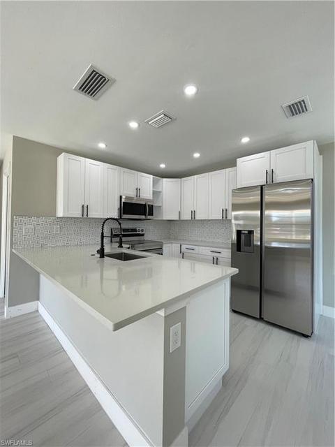 900 Coconut Cir E, Naples, FL 34104 photo 3