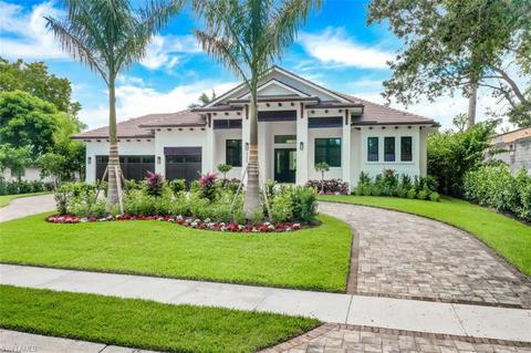 3200 Crayton Rd, Naples, FL 34103 photo 2