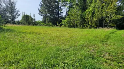 420 NE 20th St, Cape Coral, FL 33909
