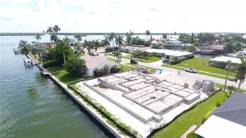 960 Sundrop Ct, Marco Island, FL 34145