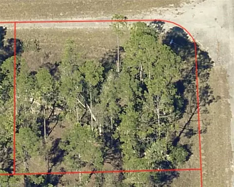 301 Nagle Ct, Lehigh Acres, FL 33972