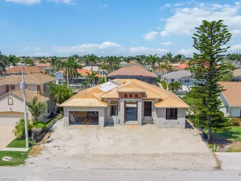 1172 Lamplighter Ct, Marco Island, FL 34145