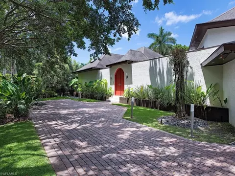 2680 Lantern Ln, Naples, FL 34102 photo 4