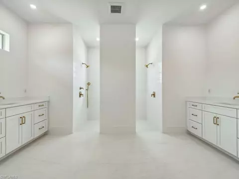 Bath - 83 Willowick Dr, Naples, FL 34110 photo 3 of 4