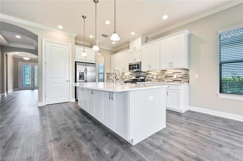 8754 Cavano St E, Naples, FL 34119 photo 4