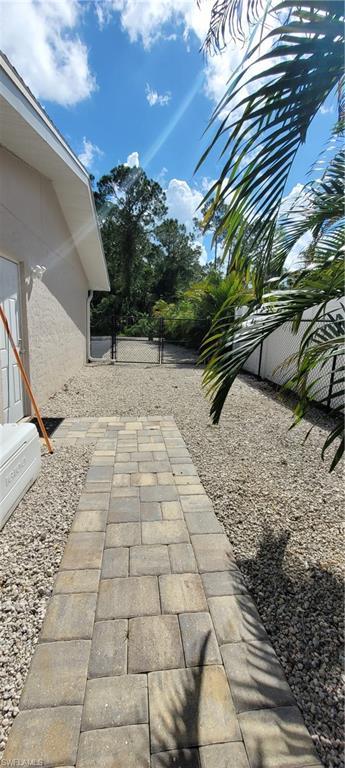 433 Castle Rd, Naples, FL 34119 photo 32