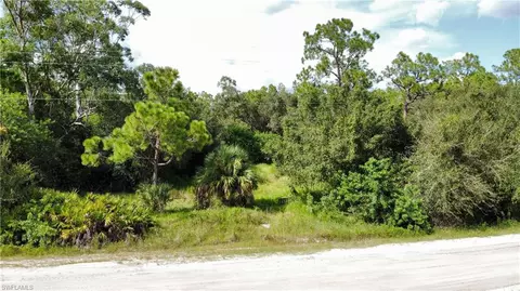 B Rd, Labelle, FL 33935