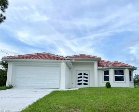 839 Carbon St E, Lehigh Acres, FL 33974