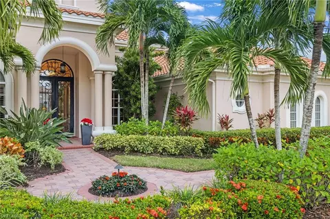 7511 Hogan Ct, Naples, FL 34113 photo 2