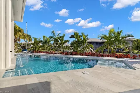Exterior - 1675 Mullet Ct, Naples, FL 34102 photo 6 of 8