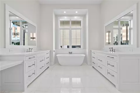 Bath - 1675 Mullet Ct, Naples, FL 34102 photo 3 of 5