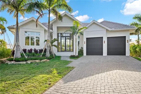 1675 Mullet Ct, Naples, FL 34102
