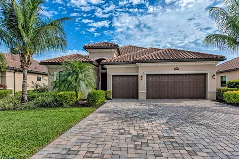 9364 Vercelli Ct, Naples, FL 34113