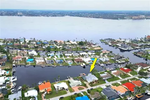 5331 Malibu Ct, Cape Coral, FL 33904