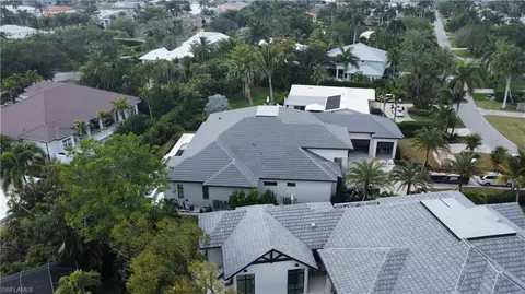 Exterior - 560 Rudder Rd, Naples, FL 34102 photo 4 of 5