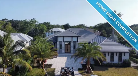 560 Rudder Rd, Naples, FL 34102