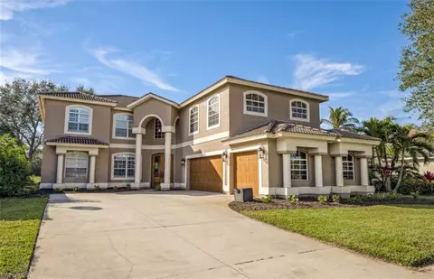 2372 Heritage Greens Dr, Naples, FL 34119