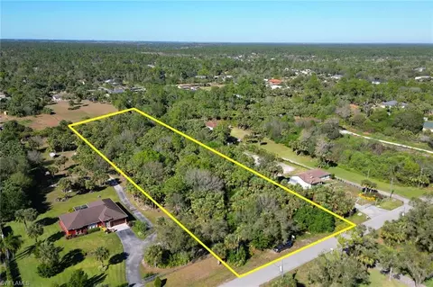 14 Th St NE, Naples, FL 34120