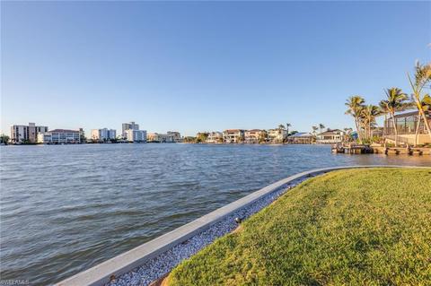 369 Pine Ave, Naples, FL 34108 photo 21