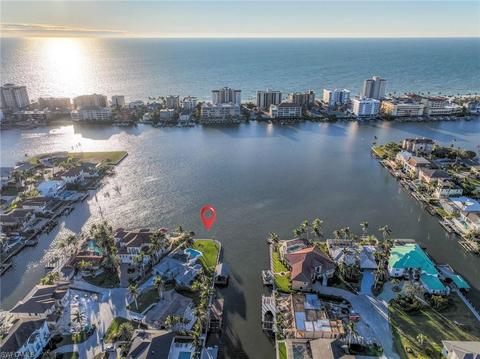 369 Pine Ave, Naples, FL 34108 photo 11