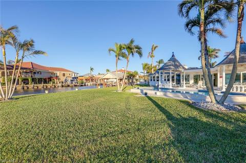 369 Pine Ave, Naples, FL 34108 photo 23