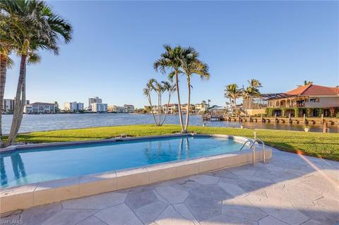 369 Pine Ave, Naples, FL 34108 photo 9